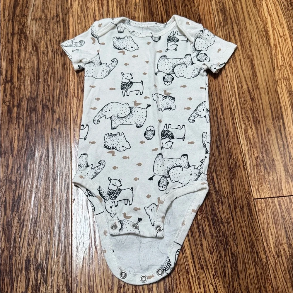 Carter’s beige forest creature fox bear long sleeve snap closure bodysuit 9M